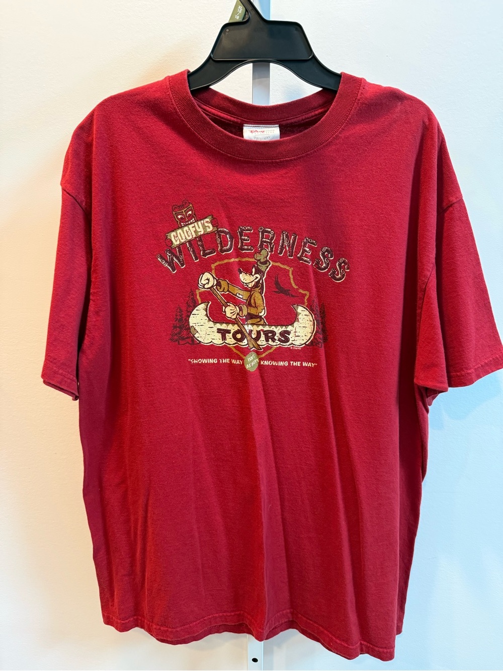 Vintage Disney Store Red Goofy Wilderness Tours Graphic Tee Men Size XL